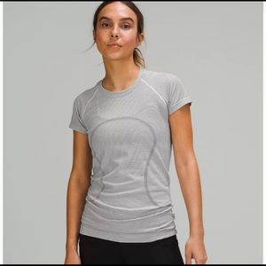 Lululemon striped swiftly tech size 6 (only worn twice)
